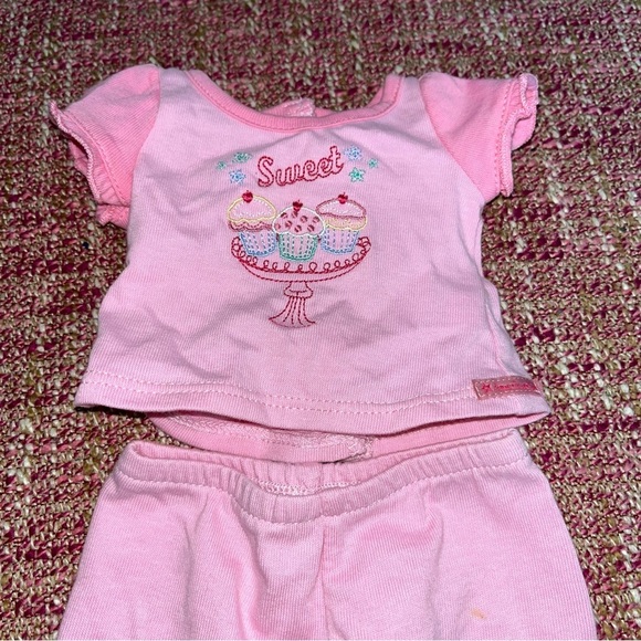 American Girl doll  retired 2010 Sweet Treats Pink Cupcake Pajamas Set - Picture 3 of 5